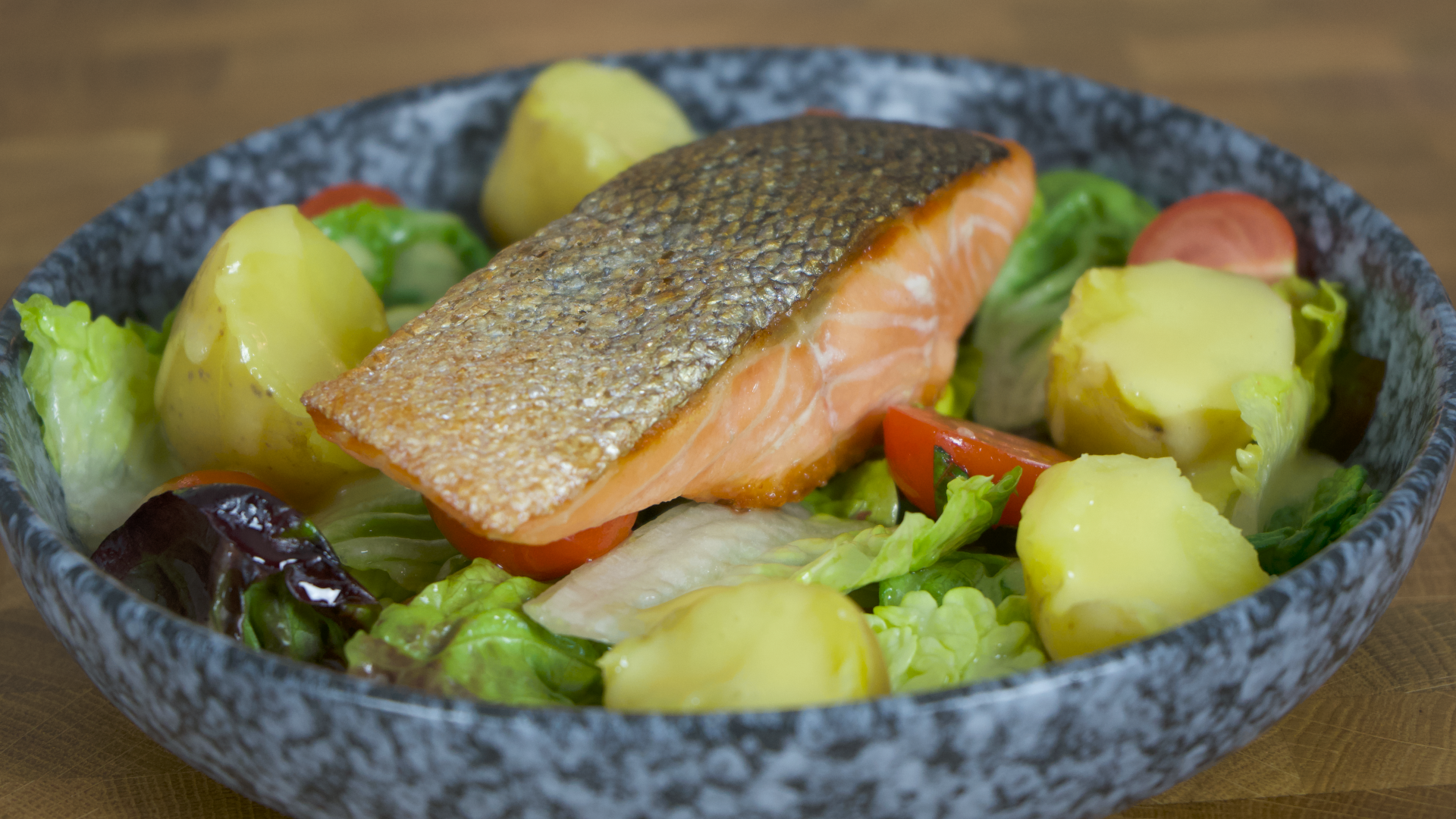 Lachs mit Haut perfekt knusprig gebraten