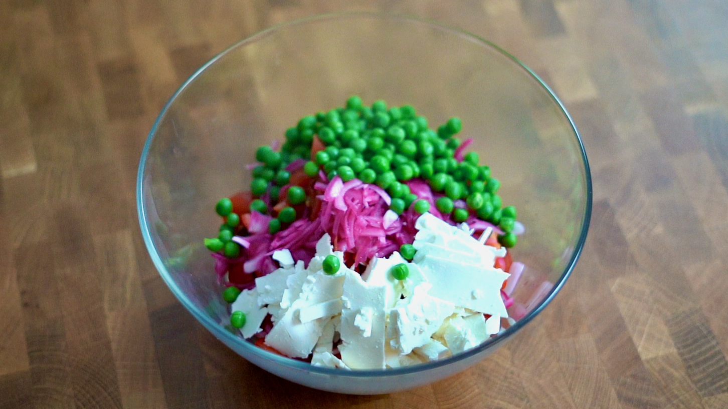 Salat aus ganzen Dinkelkörnern